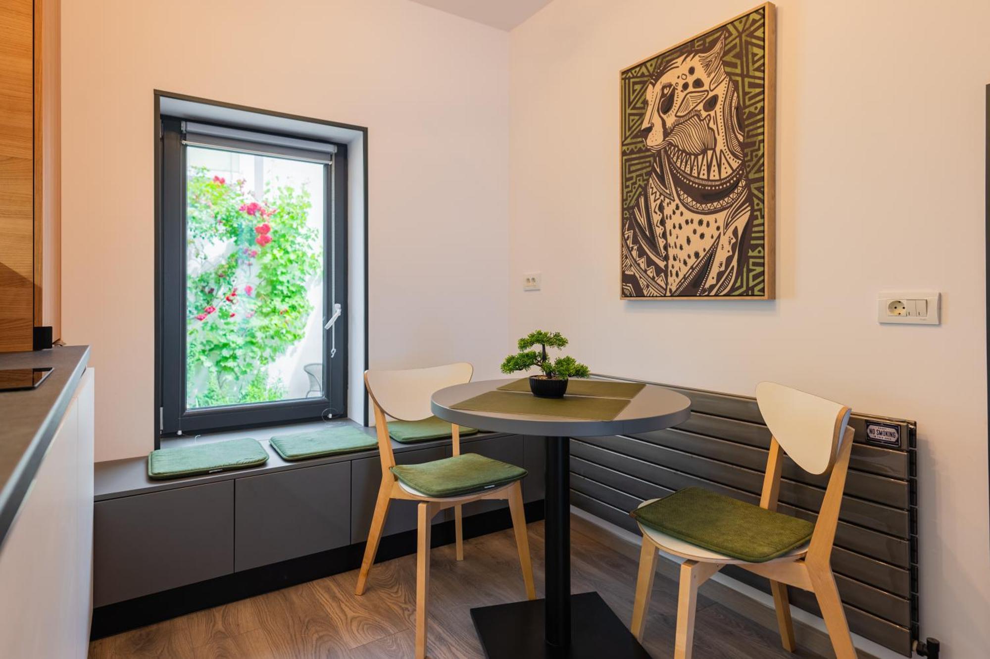 Fun House - Comfortable Stay With Garden And Near Parking Брашов Экстерьер фото