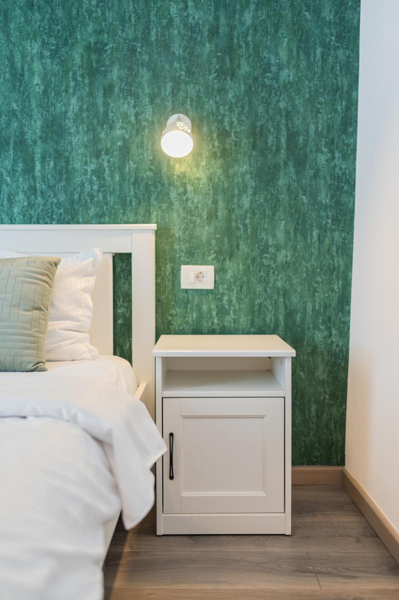Fun House - Comfortable Stay With Garden And Near Parking Брашов Экстерьер фото